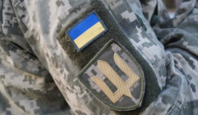 Флаг и Герб Украины на военной форме