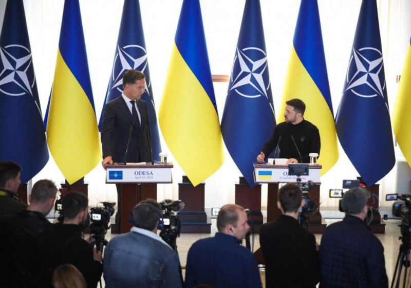 Mark Rutte et Volodymyr Zelensky
