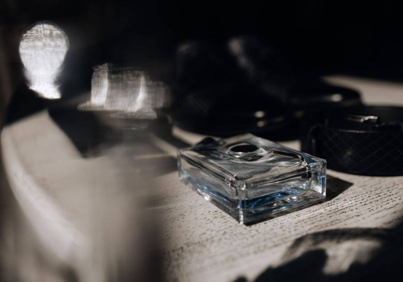 Perfume bottle